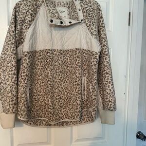 Abercrombie & Fitch Leopard Print Quilted Pullover